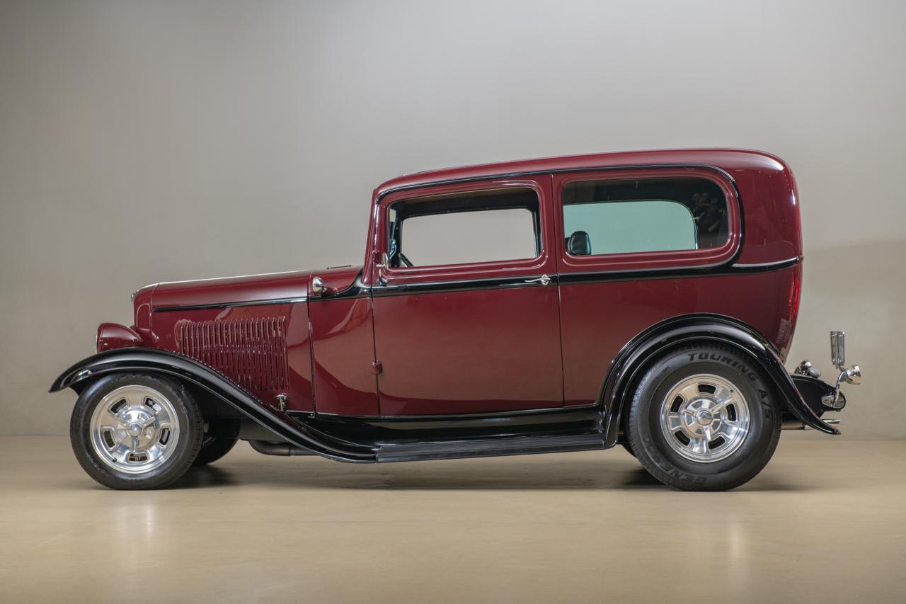 1932 Ford 2-Door Sedan