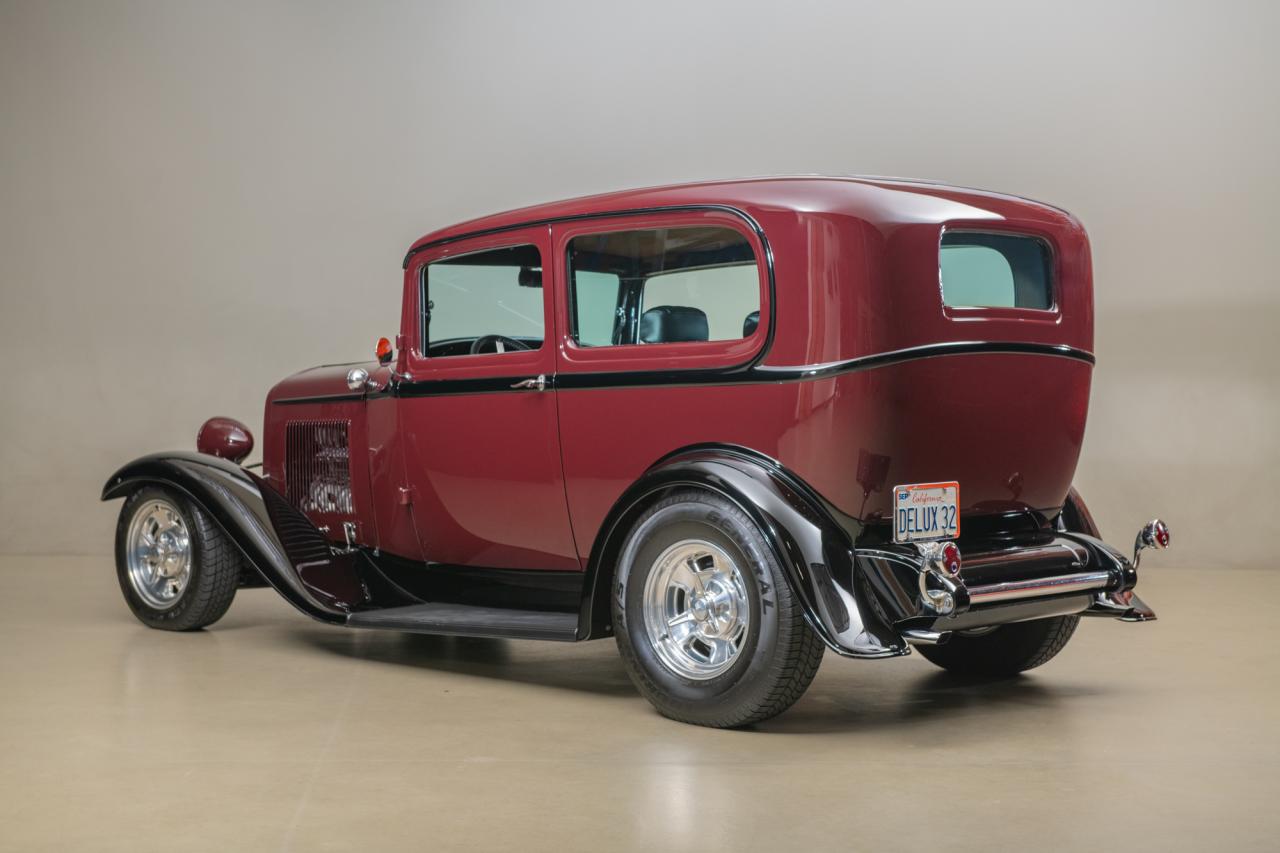 1932 Ford 2-Door Sedan