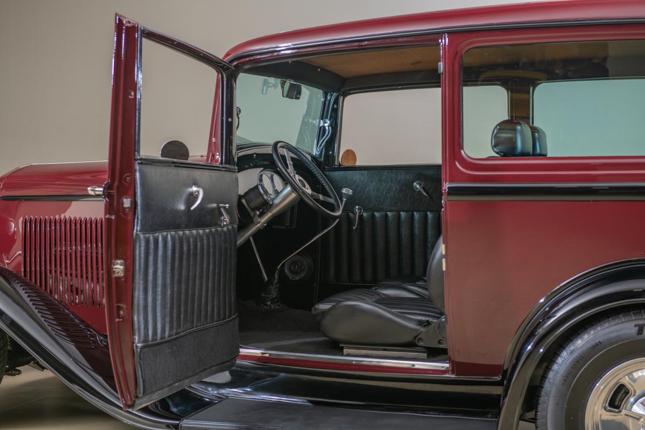 1932 Ford 2-Door Sedan