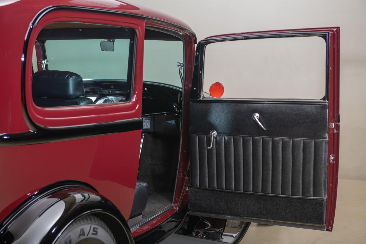 1932 Ford 2-Door Sedan