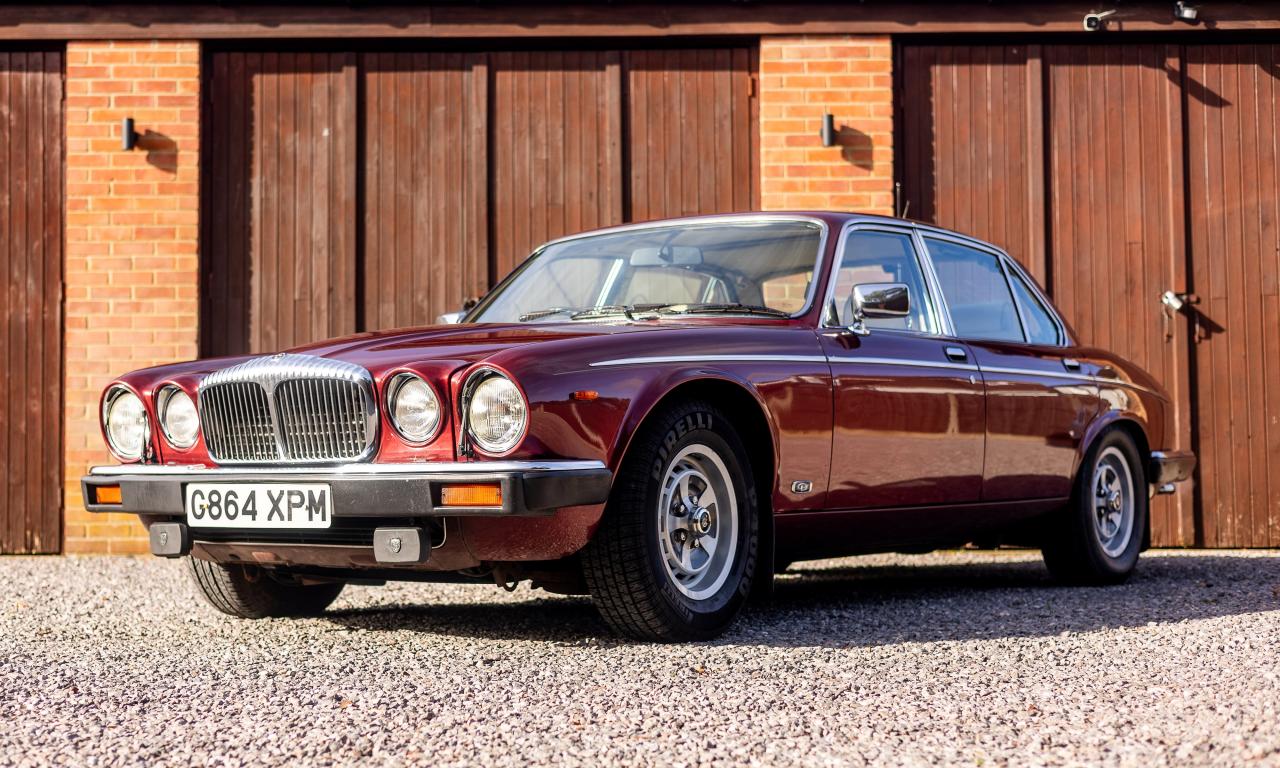 1990 Daimler Double Six Series III