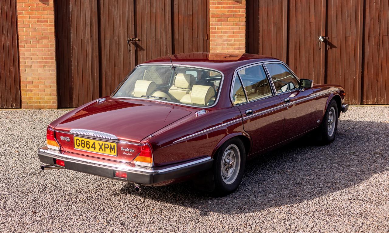 1990 Daimler Double Six Series III