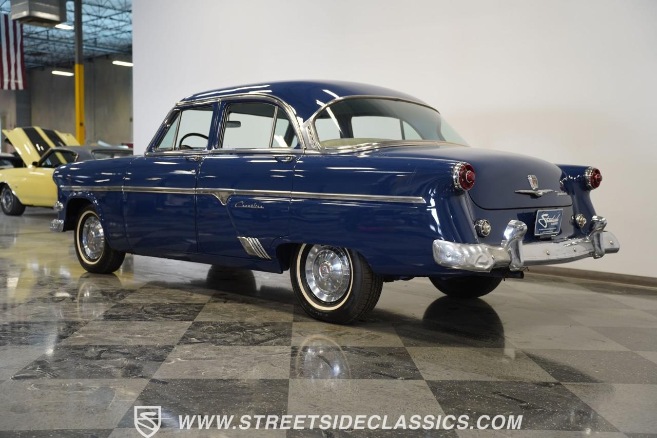 1954 Ford Crestline