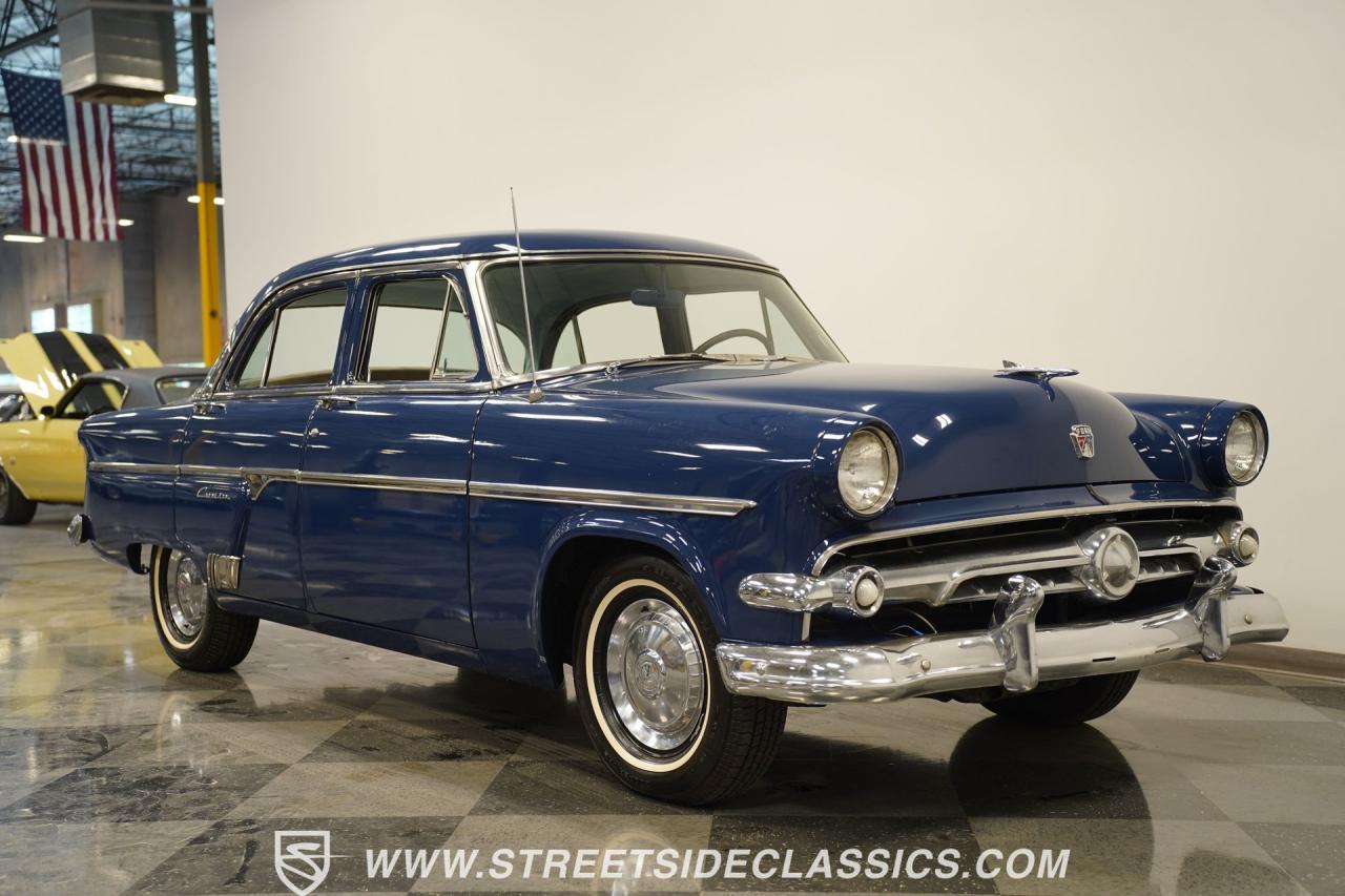 1954 Ford Crestline