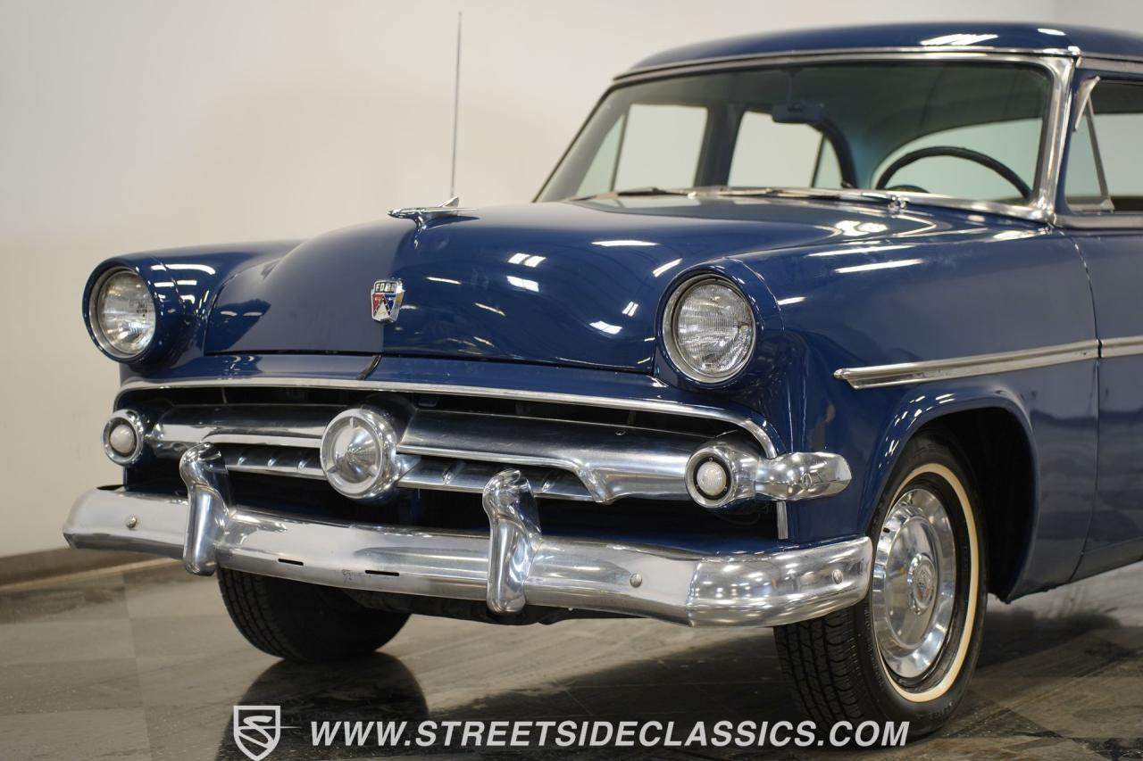 1954 Ford Crestline