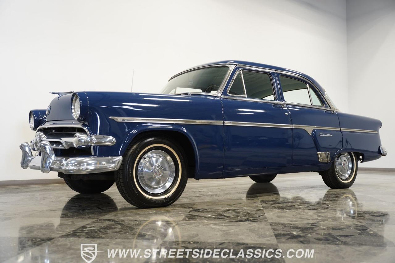 1954 Ford Crestline