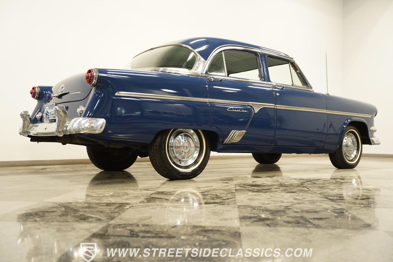 1954 Ford Crestline