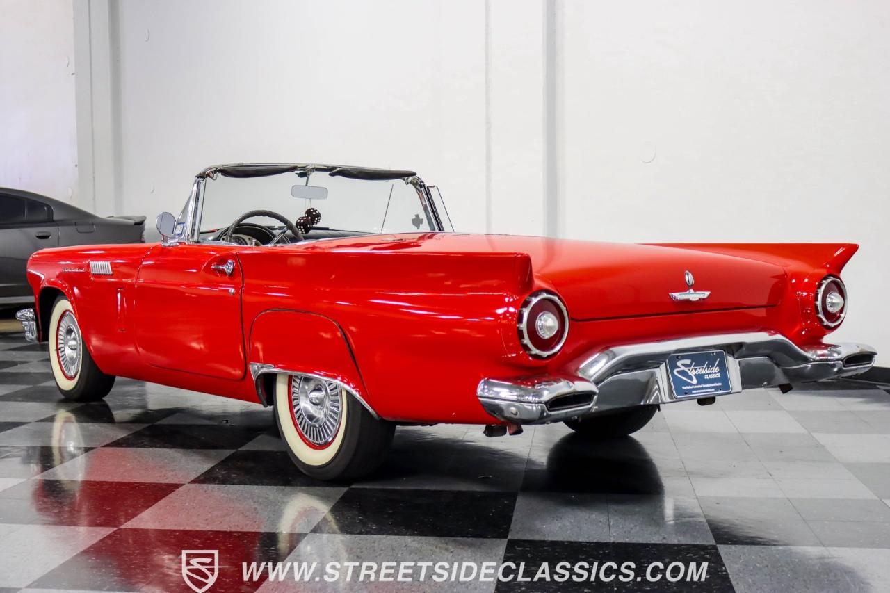 1957 Ford Thunderbird