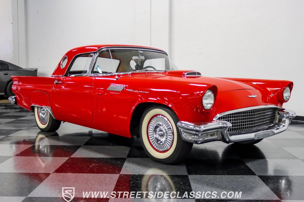 1957 Ford Thunderbird