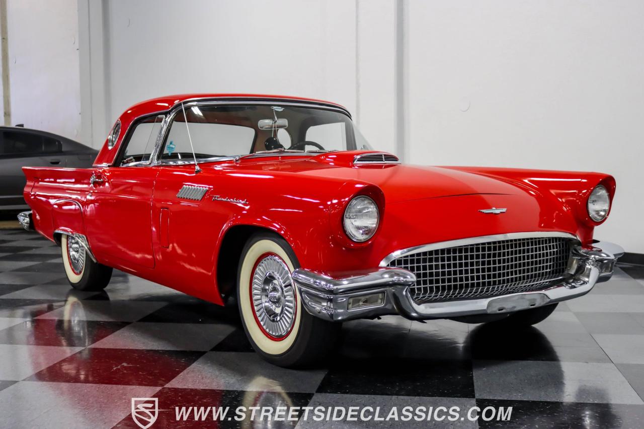 1957 Ford Thunderbird