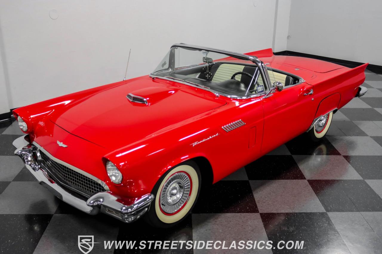 1957 Ford Thunderbird