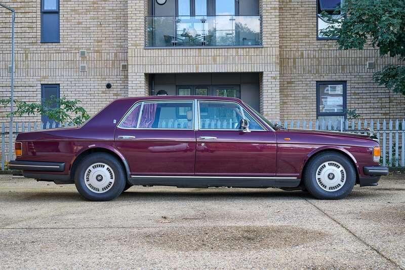 Rolls - Royce FLYING SPUR