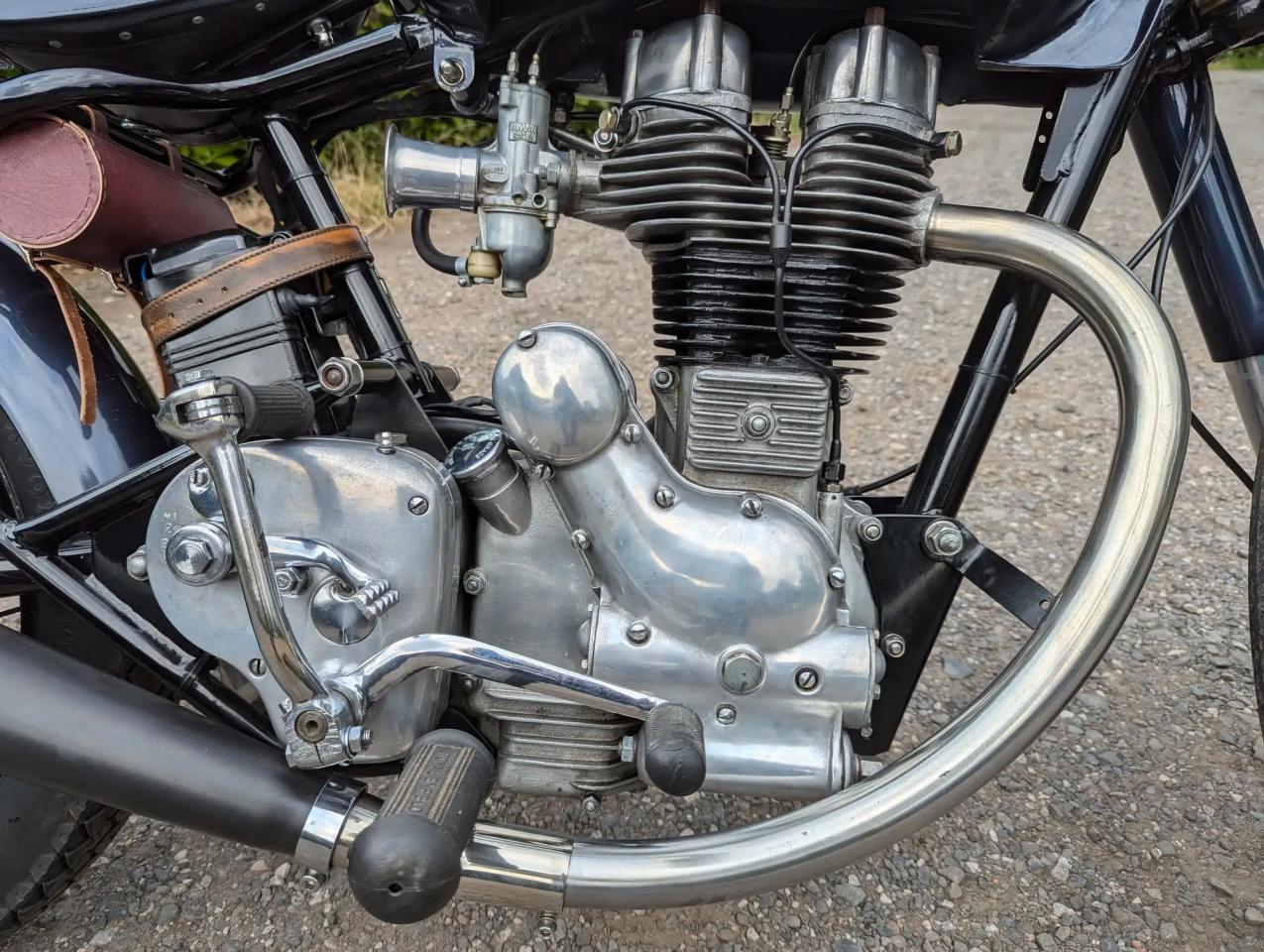 ROYAL ENFIELD CUSTOM BOBBER