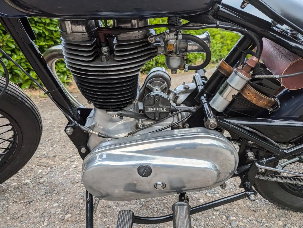 ROYAL ENFIELD CUSTOM BOBBER