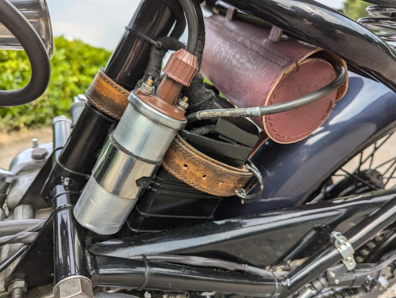 ROYAL ENFIELD CUSTOM BOBBER