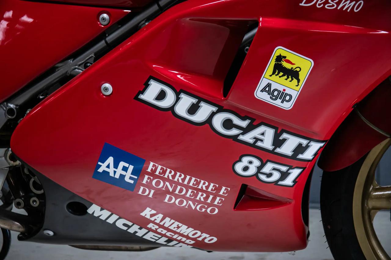 Ducati 851