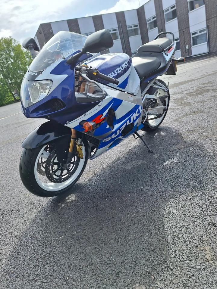 Suzuki GSXR 1000 K1