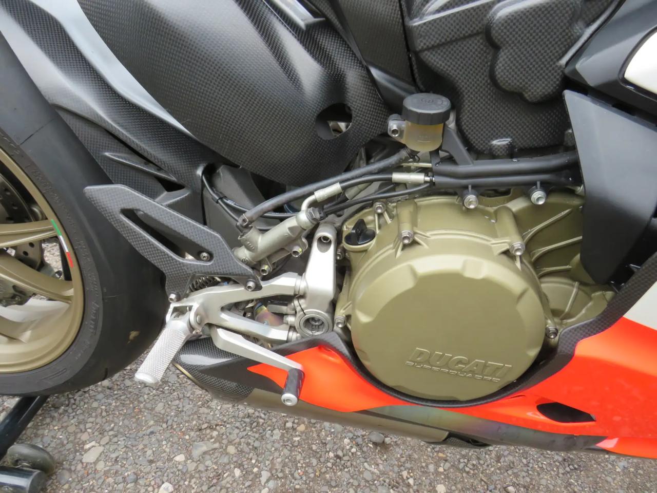 Ducati 1199 SUPERLEGGERA