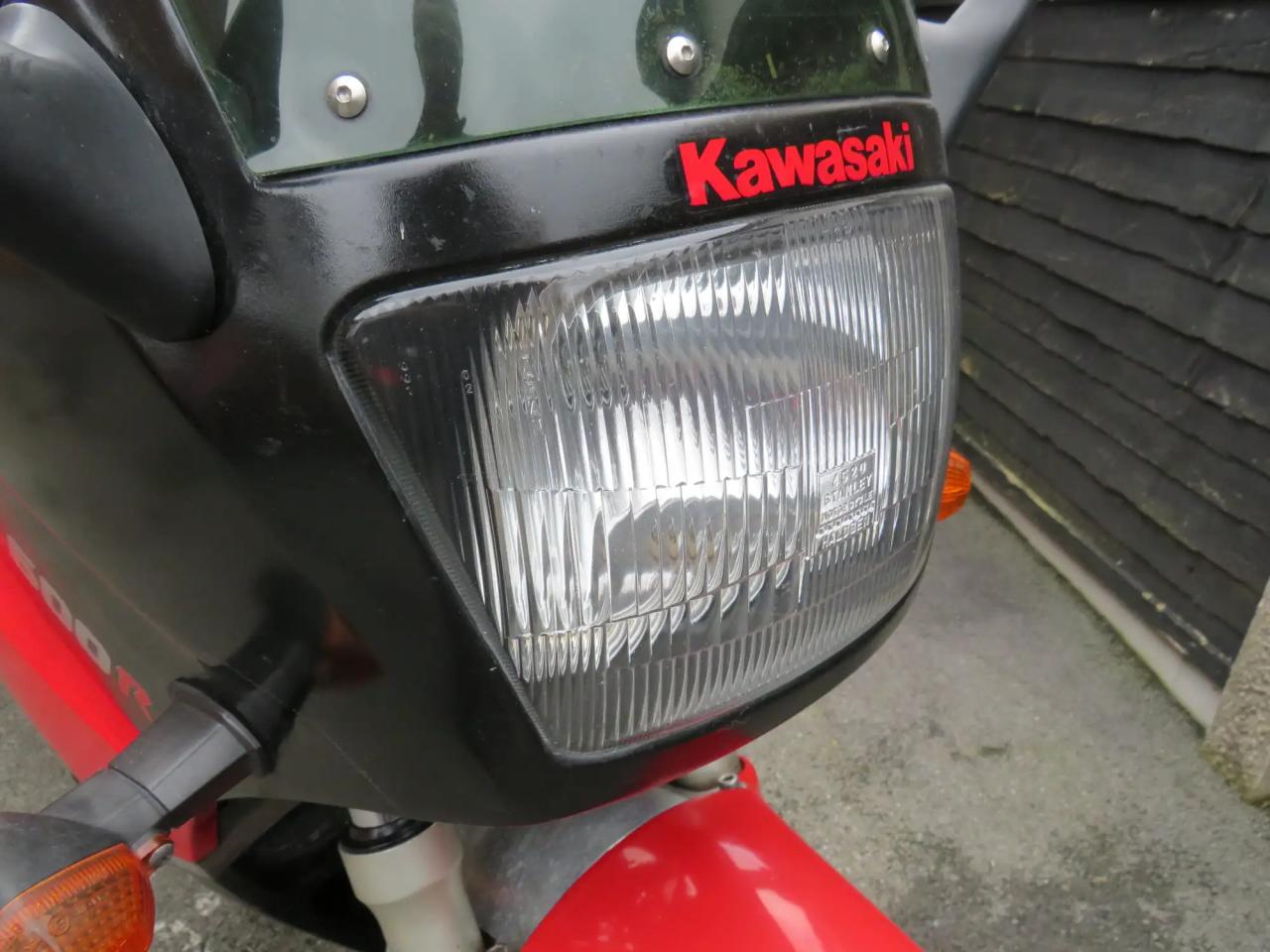 Kawasaki GPZ600R-A1