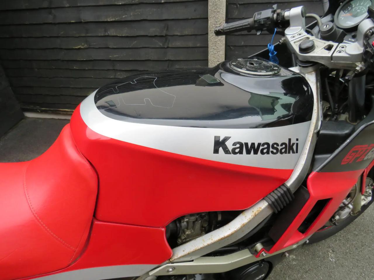 Kawasaki GPZ600R-A1