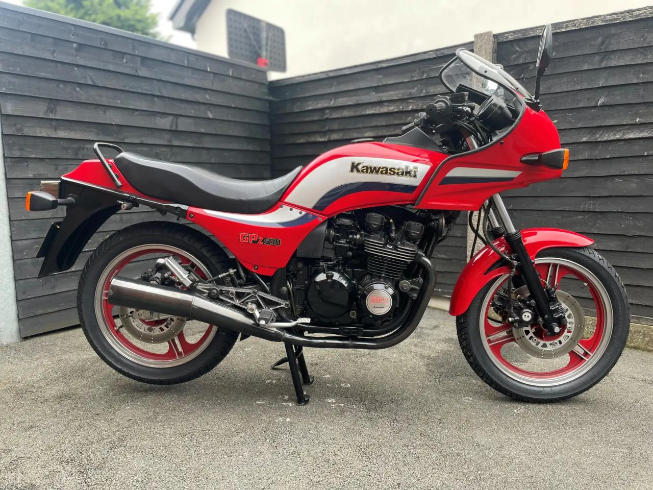 Kawasaki GPZ550-A2