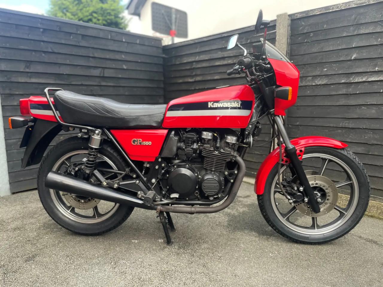 Kawasaki GPZ550-D1