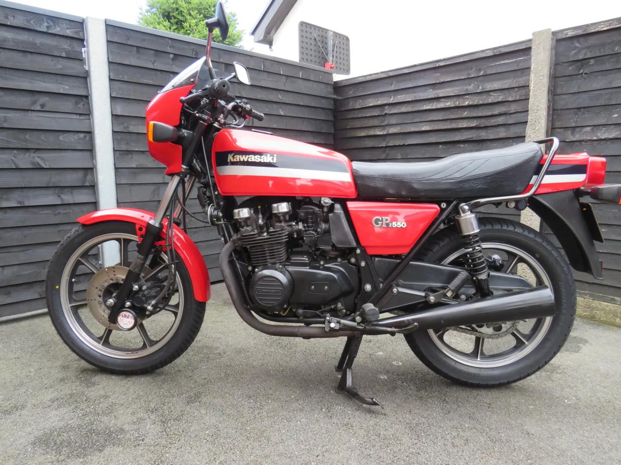 Kawasaki GPZ550-D1