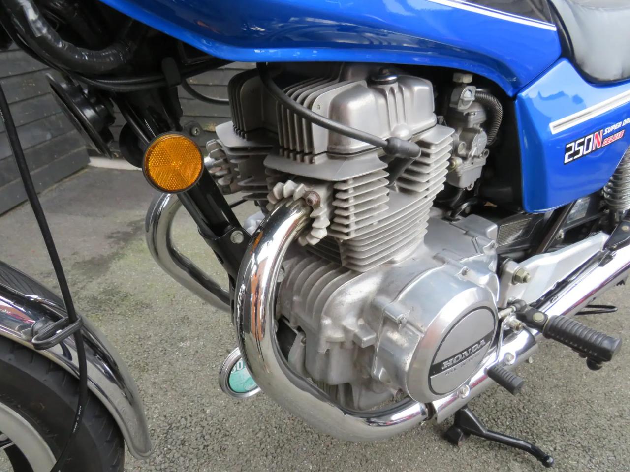 Honda CB250N-DB SUPER DREAM