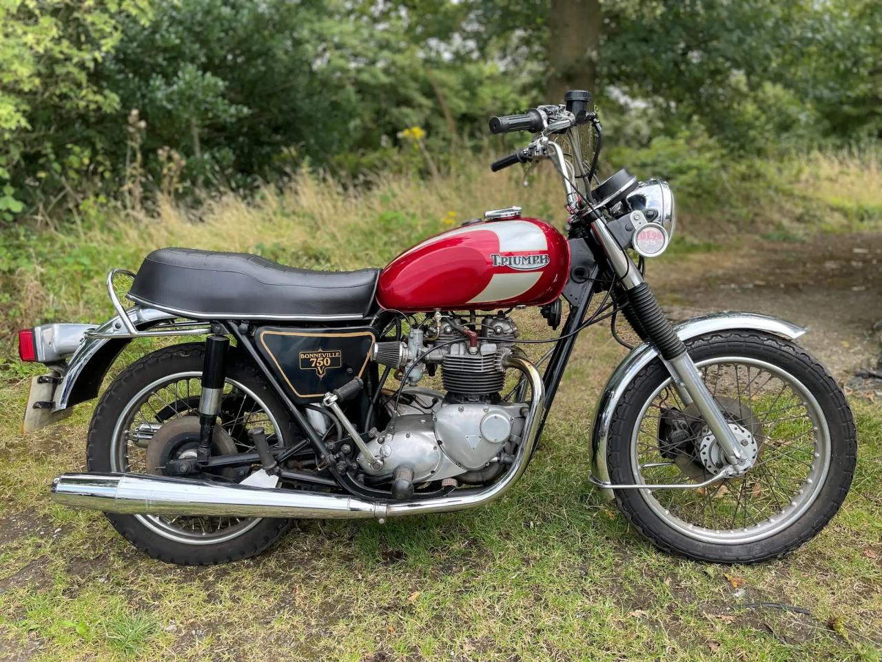 Triumph T140V BONNEVILLE