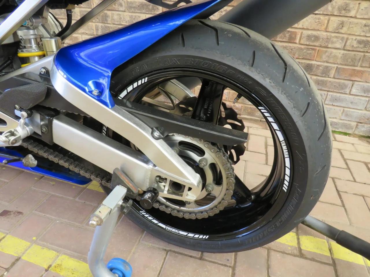 Yamaha YZF R1