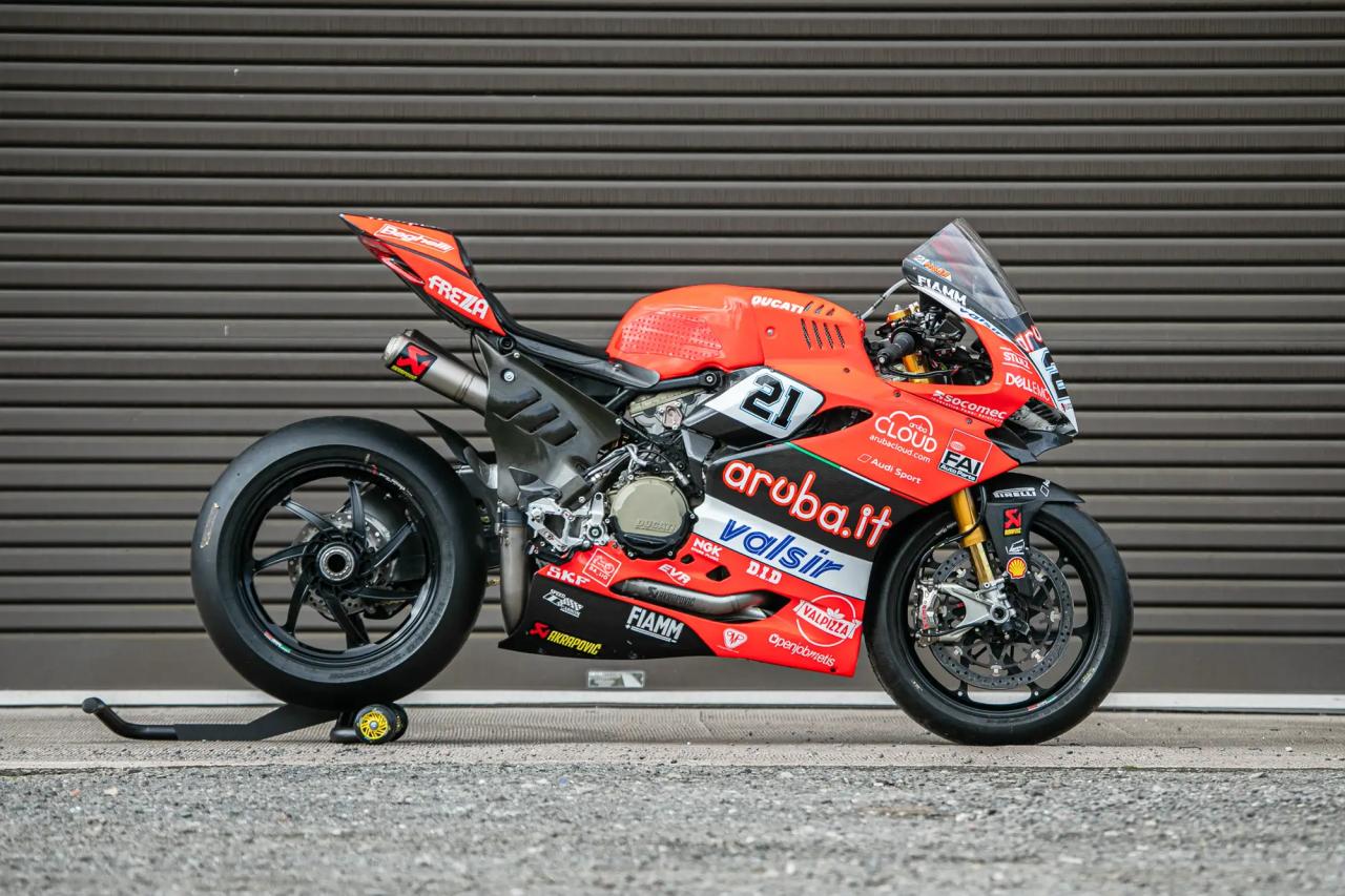 Ducati PANIGALE R F18 WSBK