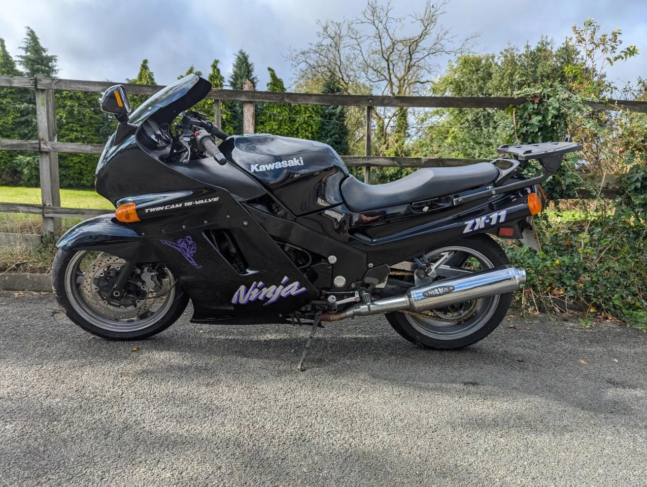 Kawasaki ZX-11 (ZZR-1100)