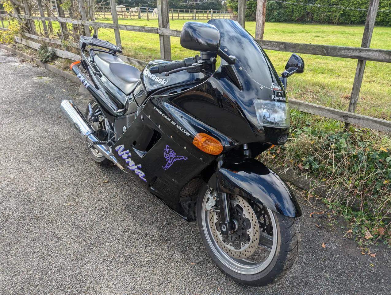 Kawasaki ZX-11 (ZZR-1100)