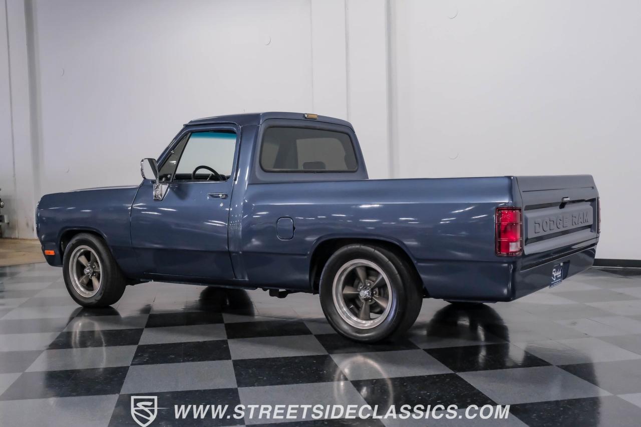 1989 Dodge D150 Hemi Restomod