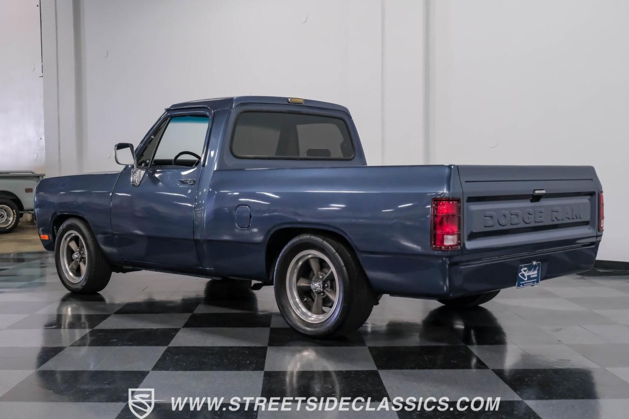 1989 Dodge D150 Hemi Restomod