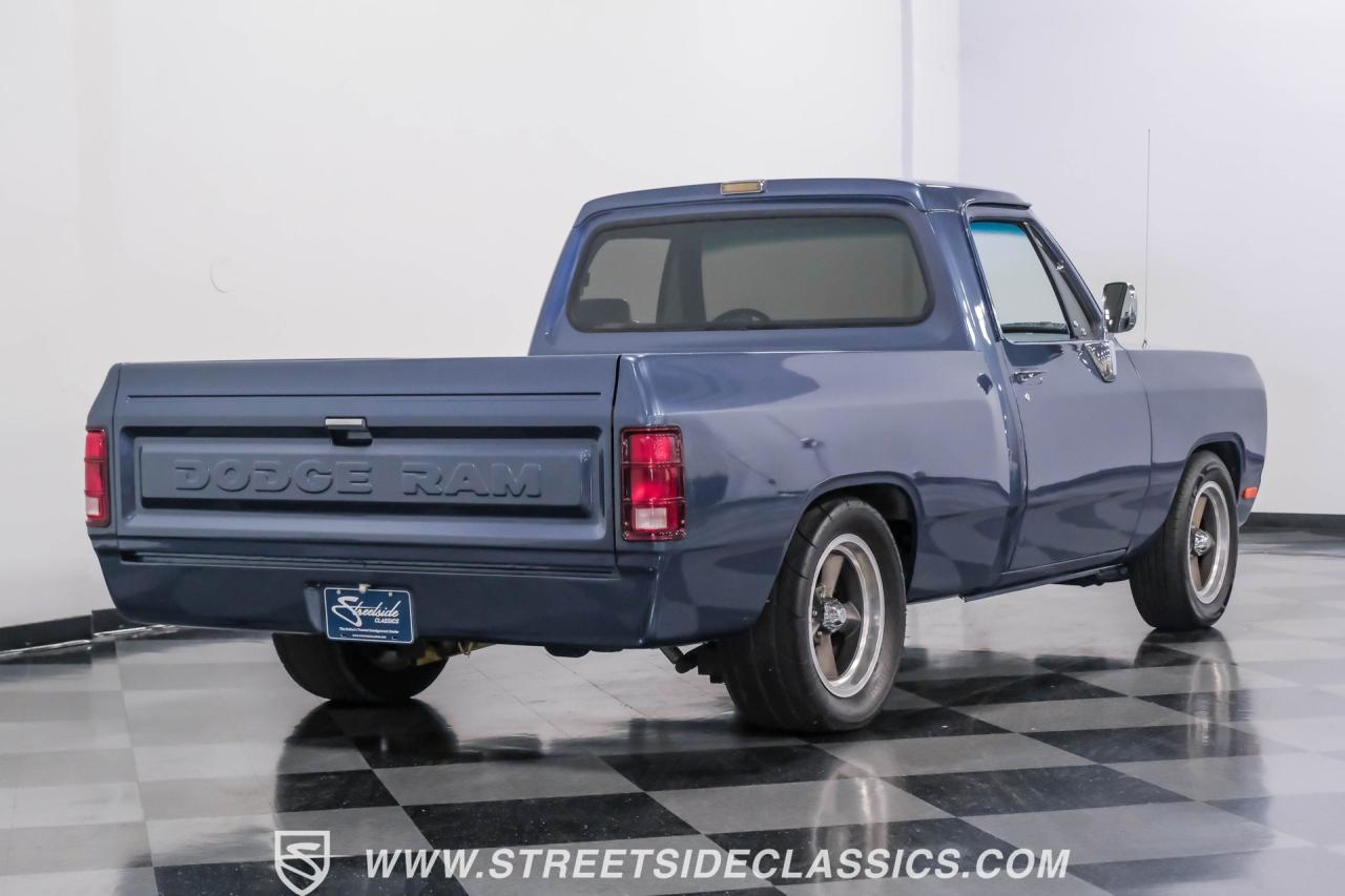 1989 Dodge D150 Hemi Restomod