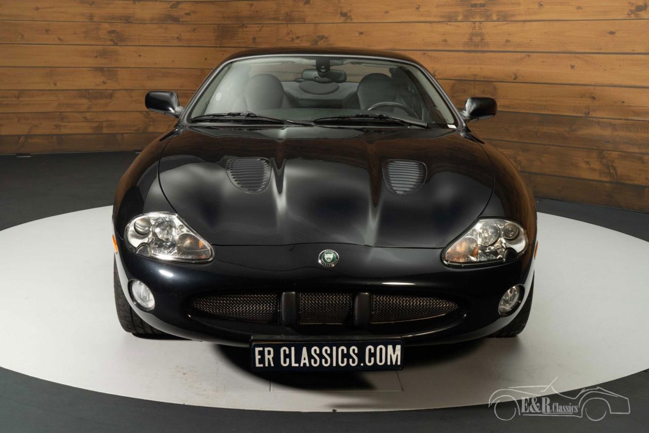 2003 Jaguar XKR