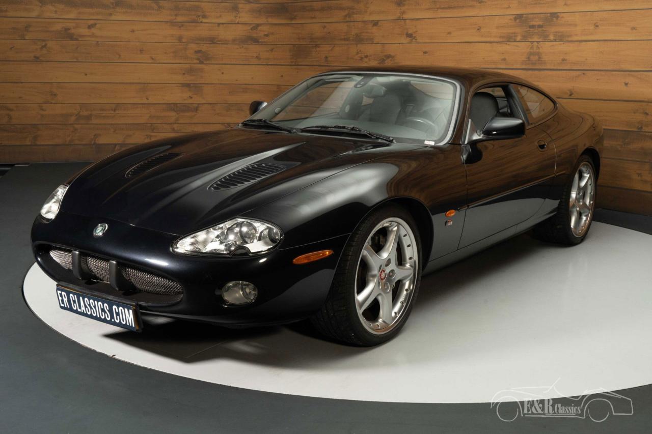 2003 Jaguar XKR