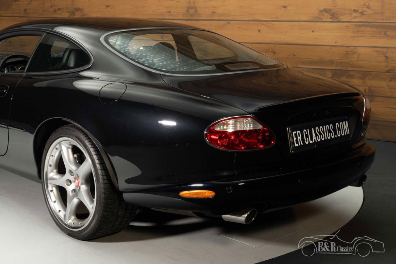 2003 Jaguar XKR