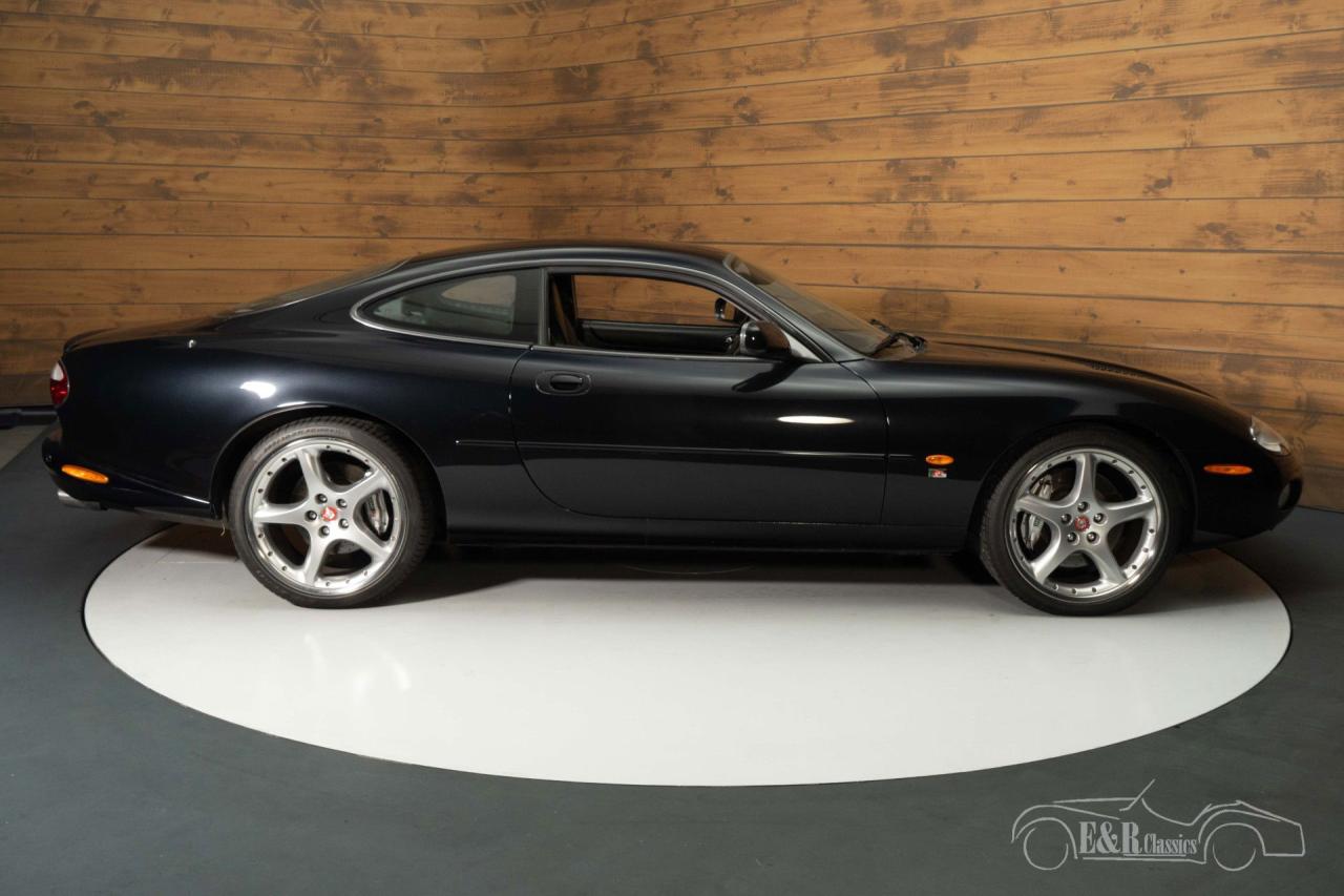 2003 Jaguar XKR