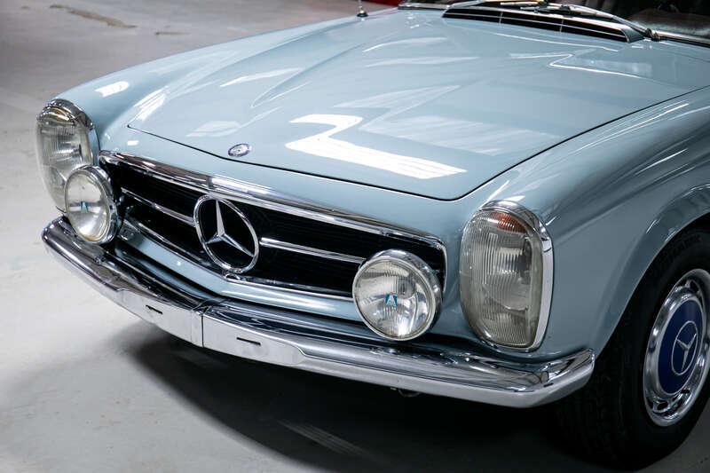 1966 Mercedes - Benz 230SL