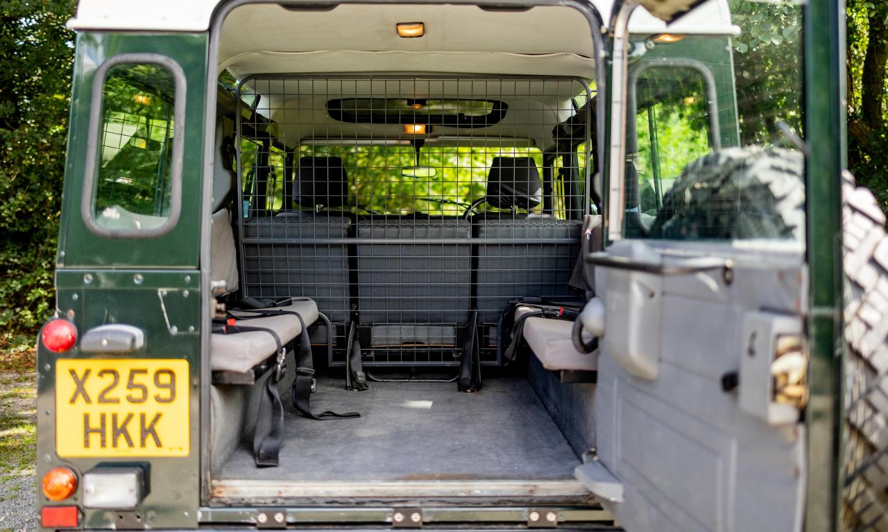 2000 Land Rover Defender 110 County TD5