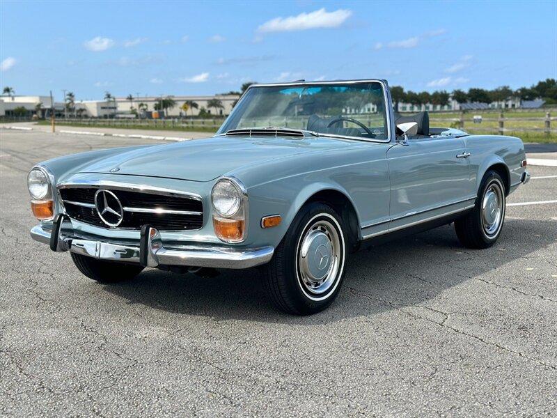 1971 Mercedes - Benz 200-Series