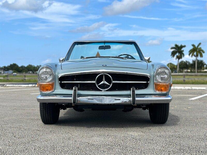 1971 Mercedes - Benz 200-Series