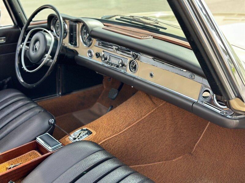 1968 Mercedes - Benz 280SL