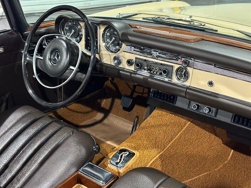 1968 Mercedes - Benz 280SL