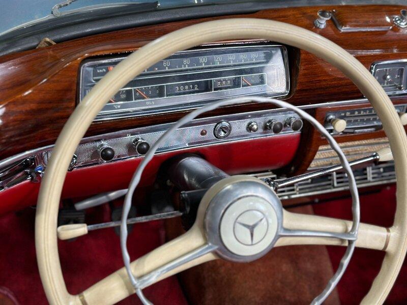 1958 Mercedes - Benz 220S