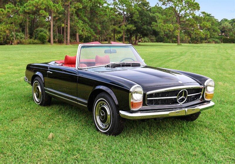 1971 Mercedes - Benz 200-Series