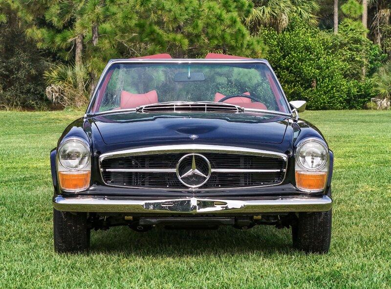 1971 Mercedes - Benz 200-Series