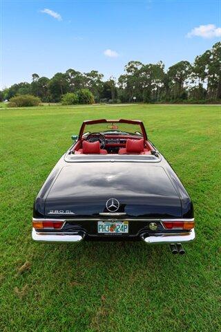 1971 Mercedes - Benz 200-Series